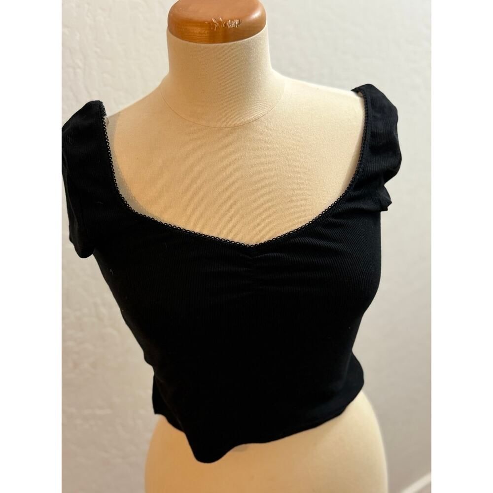 Black crop top size m